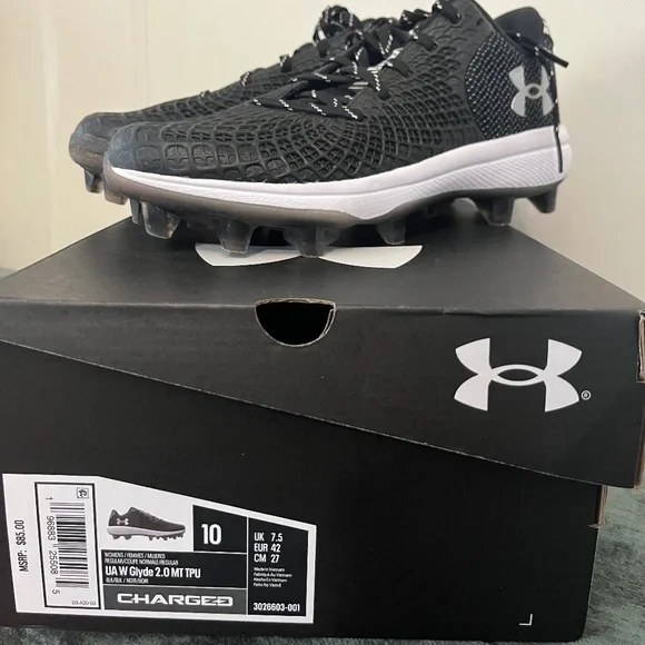 Baseball Cleats - Picture 3 of 12